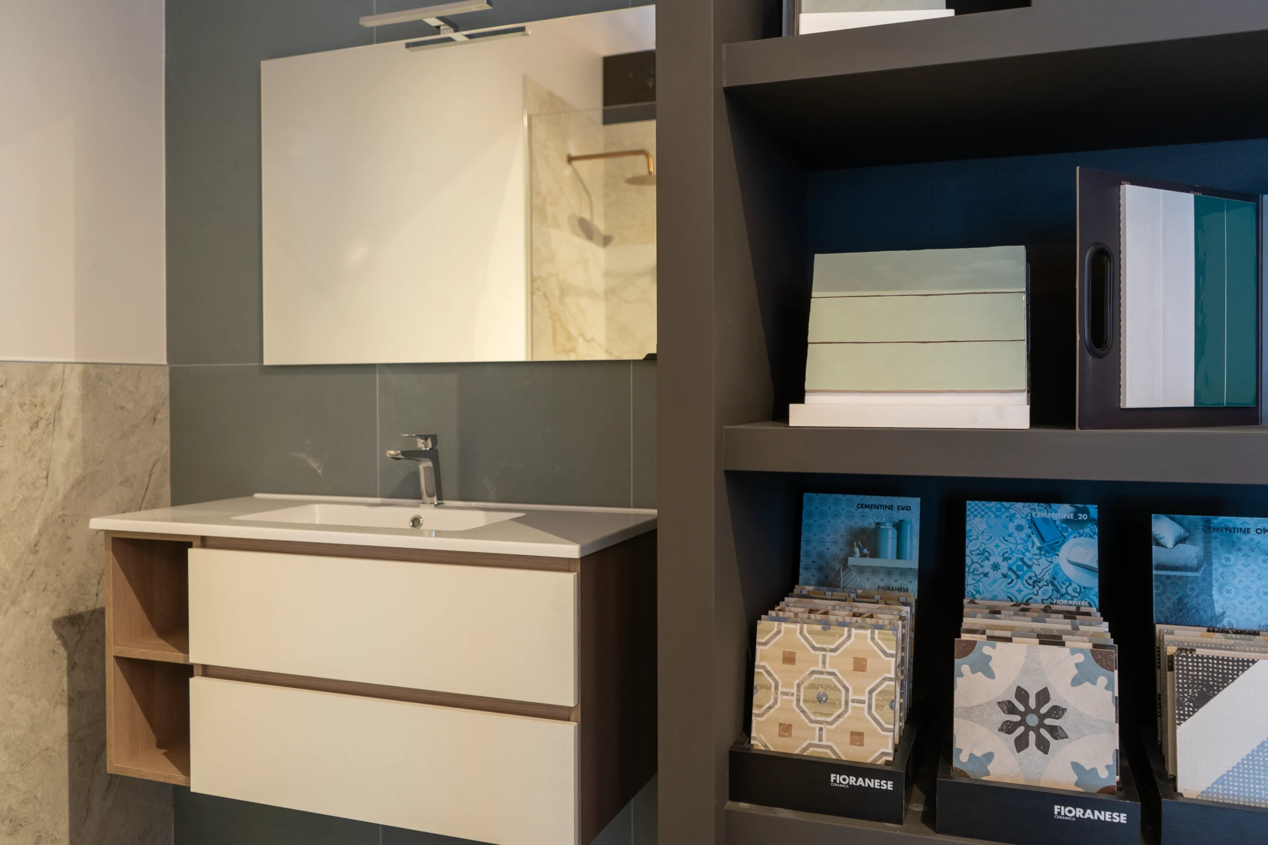 Allestimento bagno completo nello showroom